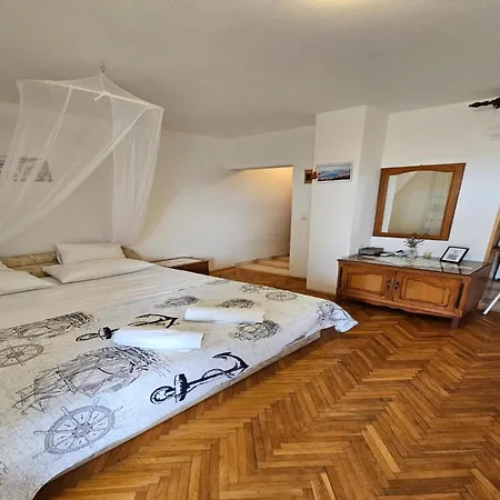 דירה In Tribunj Near Bristak