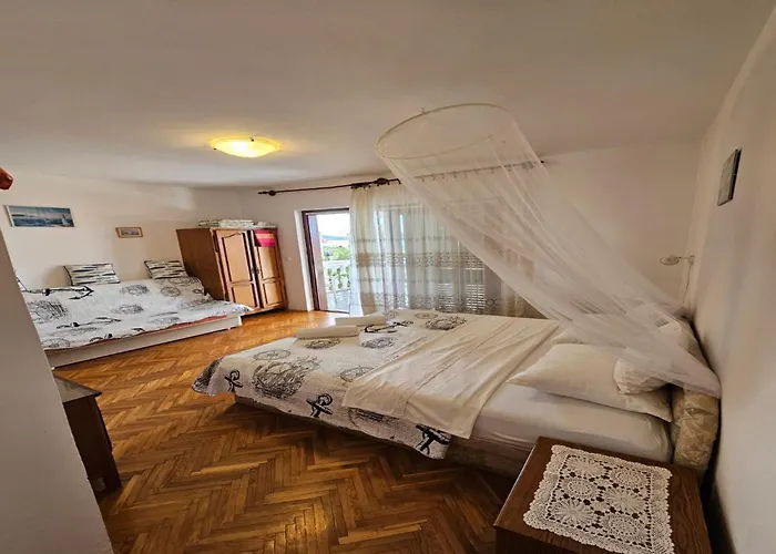 Appartement In Tribunj Near Bristak Tribalj